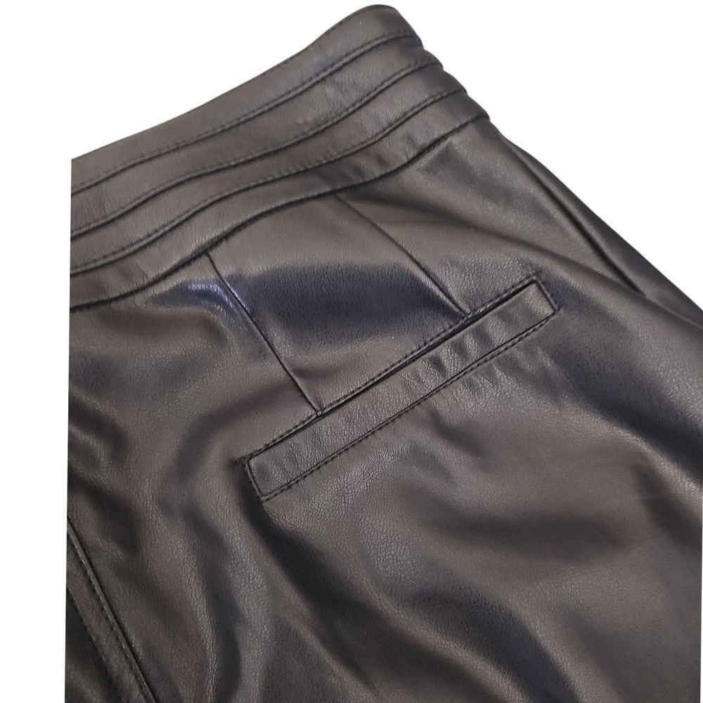 7 For All Mankind Black Faux Leather Pants Pleated Waist Cropped Trousers Size M - Picture 3 of 10